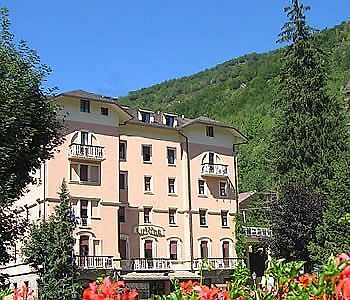 Limone Palace Aparthotel Limone Piemonte Exterior photo