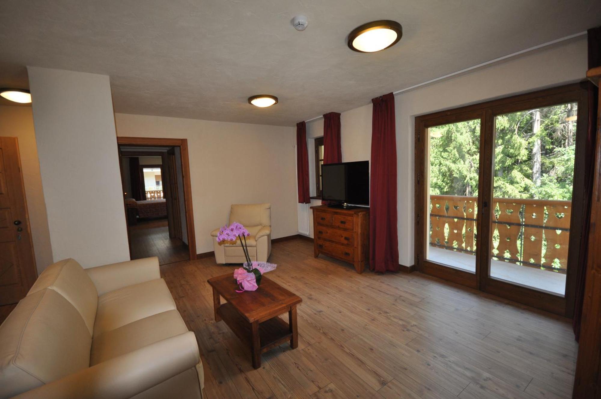 Limone Palace Aparthotel Limone Piemonte Exterior photo