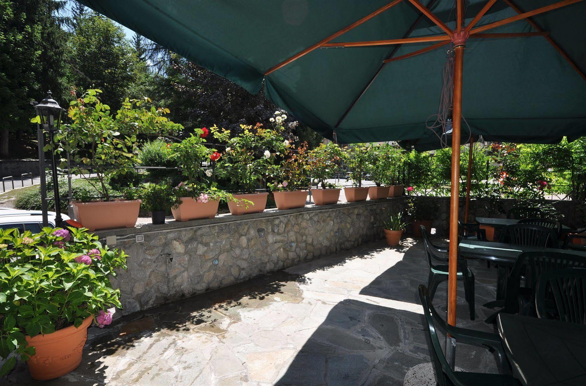 Limone Palace Aparthotel Limone Piemonte Exterior photo