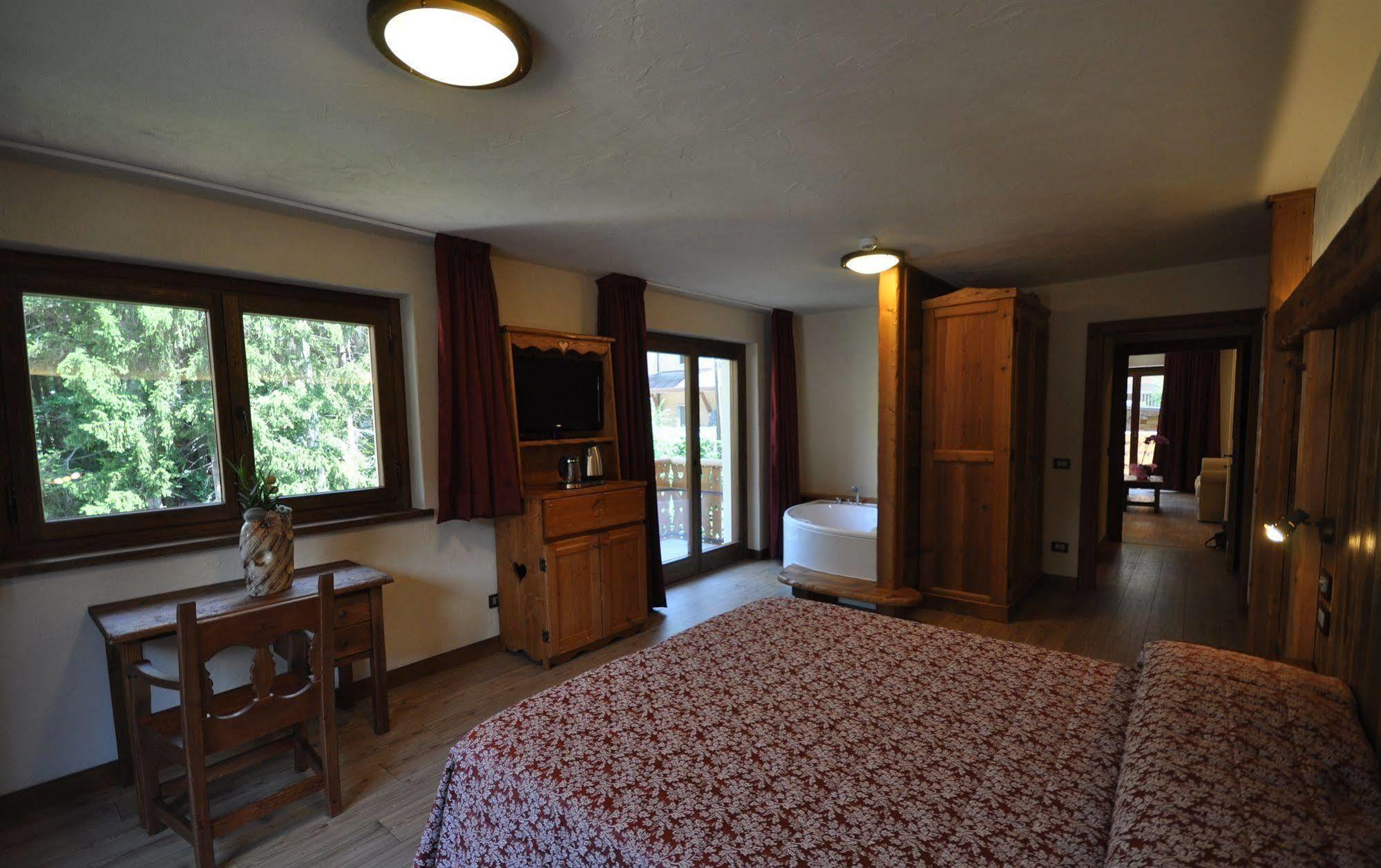 Limone Palace Aparthotel Limone Piemonte Exterior photo