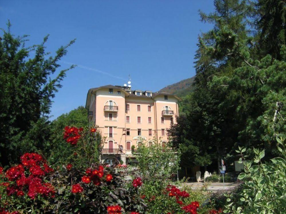 Limone Palace Aparthotel Limone Piemonte Exterior photo