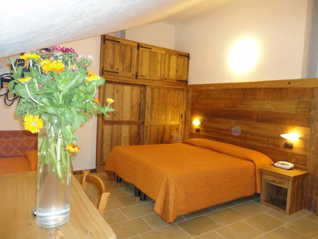 Limone Palace Aparthotel Limone Piemonte Exterior photo